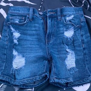 denim “vintage stretch mom high-rise shorts” size 3/26w, brand ‘SO’.